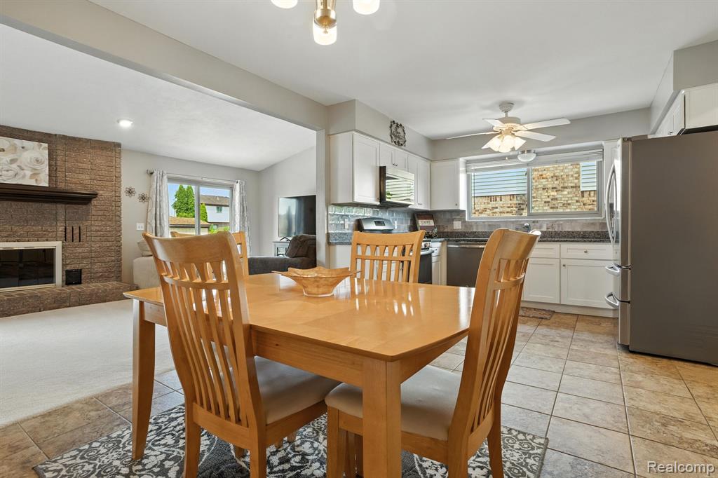 42393 Royal Lane, Clinton Twp, MI 48038 — Photo 11