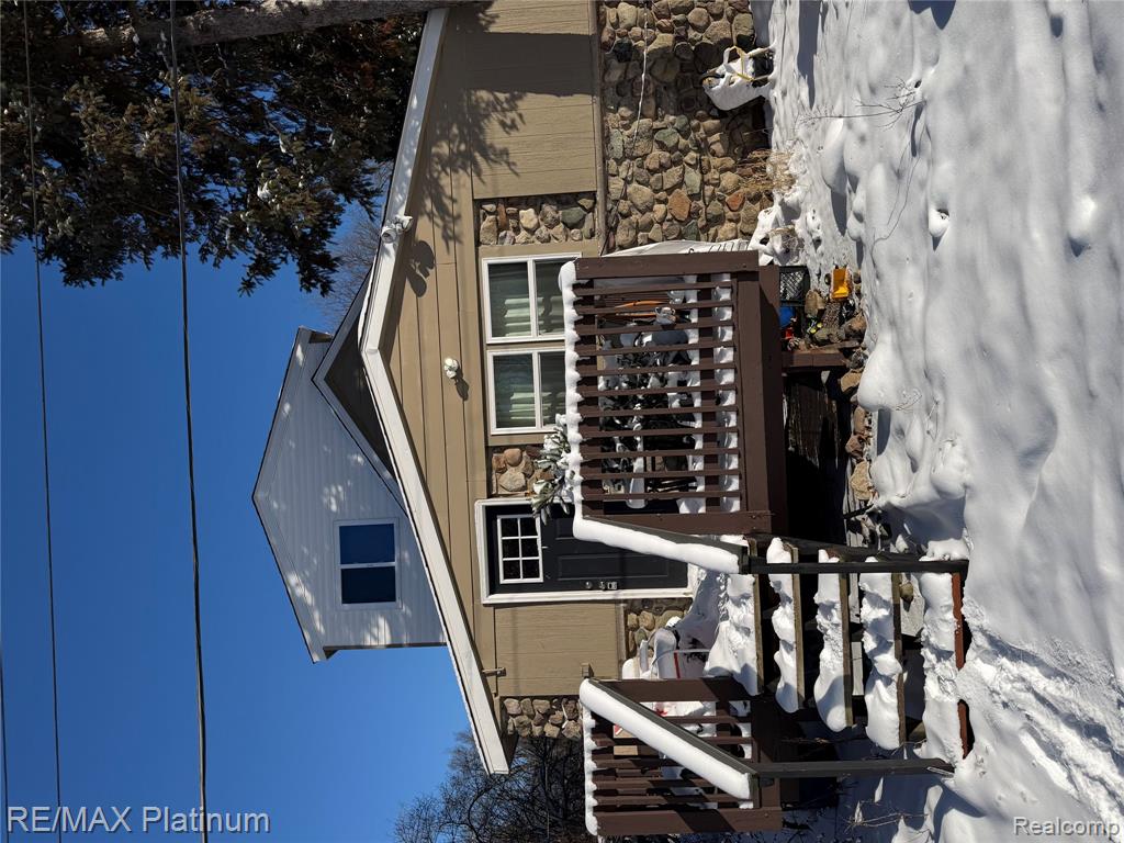 3426 Maple Ridge, Highland, MI 48356 — Photo 2
