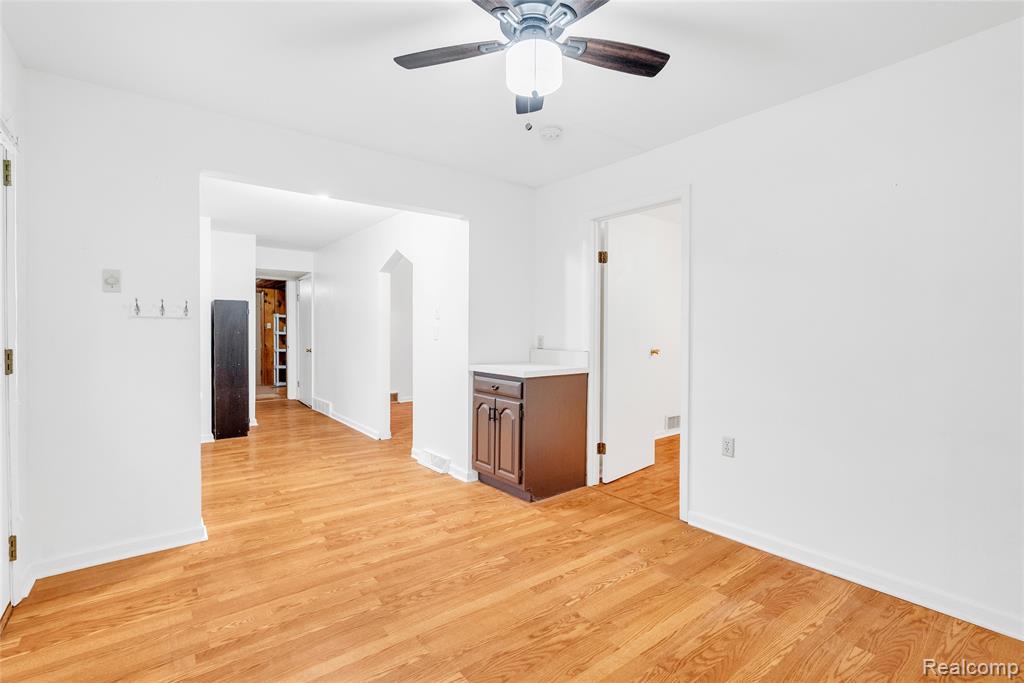 6522 Saline Drive, Waterford, MI 48329 — Photo 9