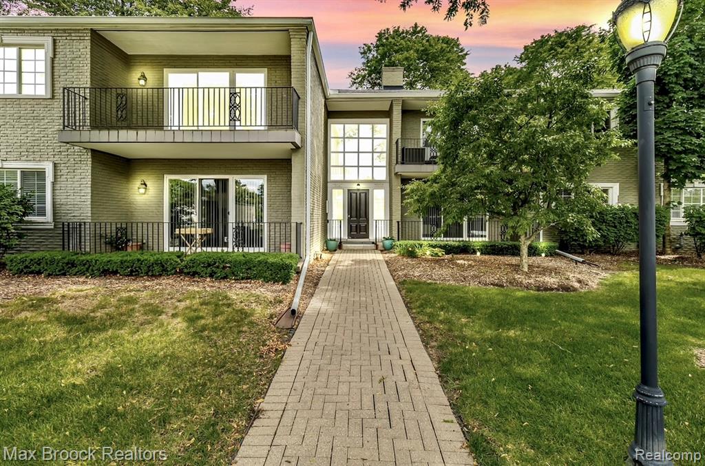 1113 N Old Woodward Avenue, Birmingham, MI 48009