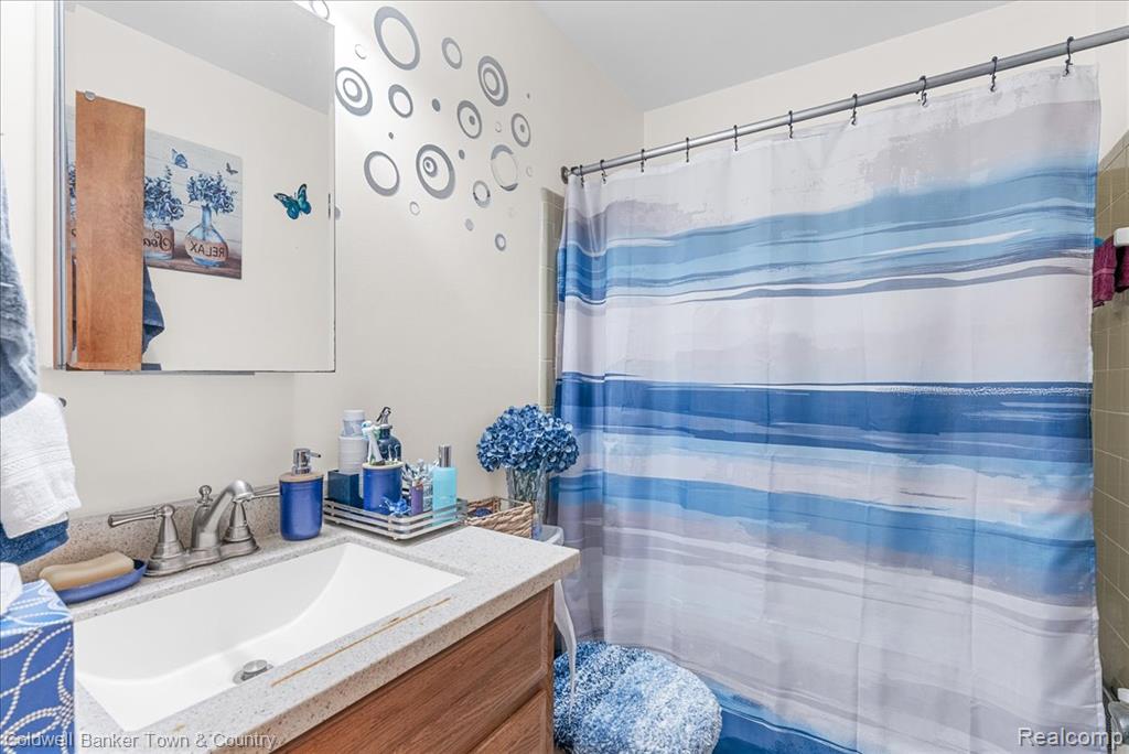 5309 Granger Drive, Lansing, MI 48911 — Photo 18