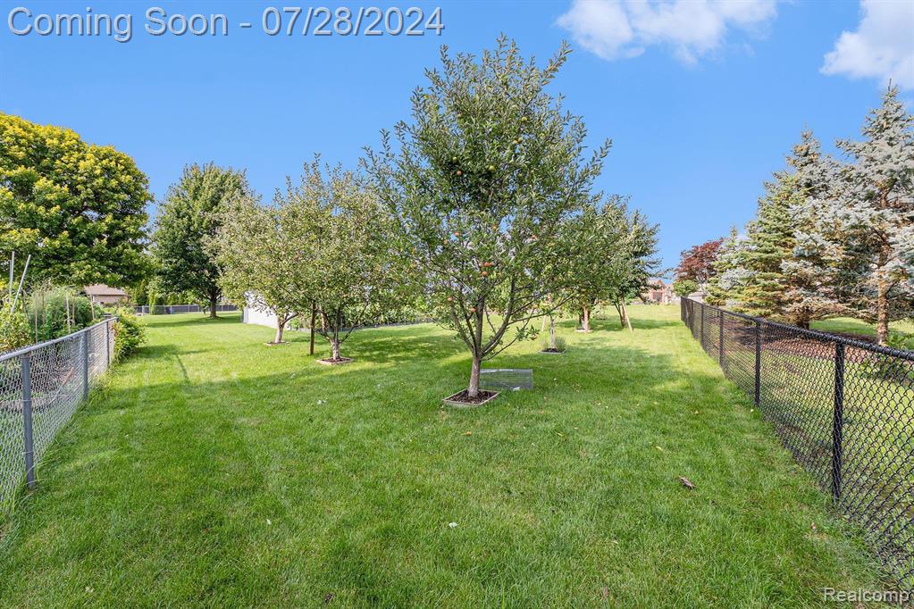 50531 PRINCETON Drive, Macomb, MI 48044 — Photo 33