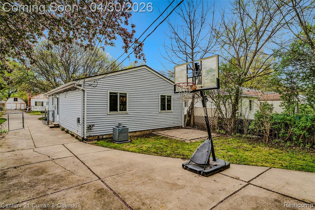 18490 Sumner, Redford, MI 48240 — Photo 20