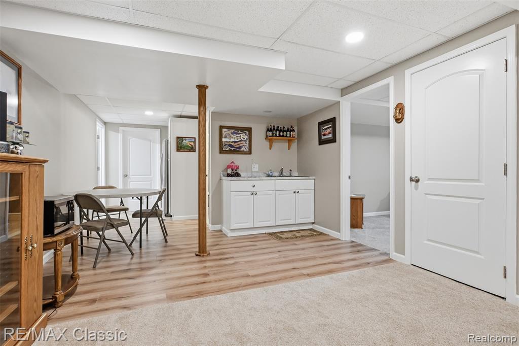 9260 Liberty Court, Livonia, MI 48150 — Photo 18