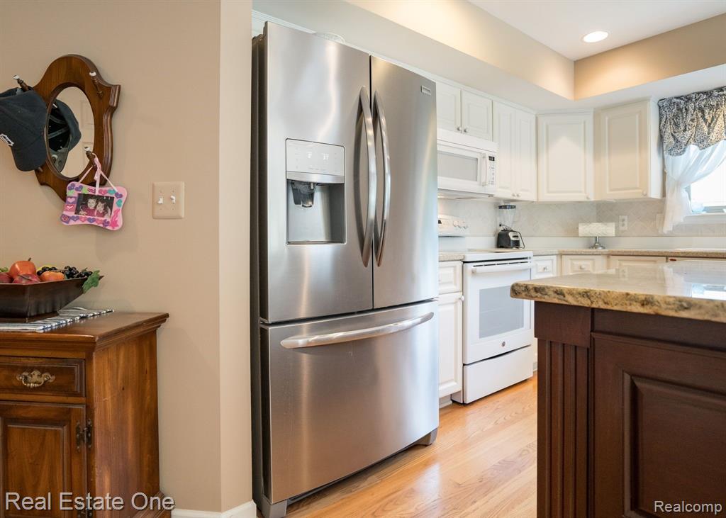 6894 LANCEWOOD, Shelby Twp, MI 48316 — Photo 18