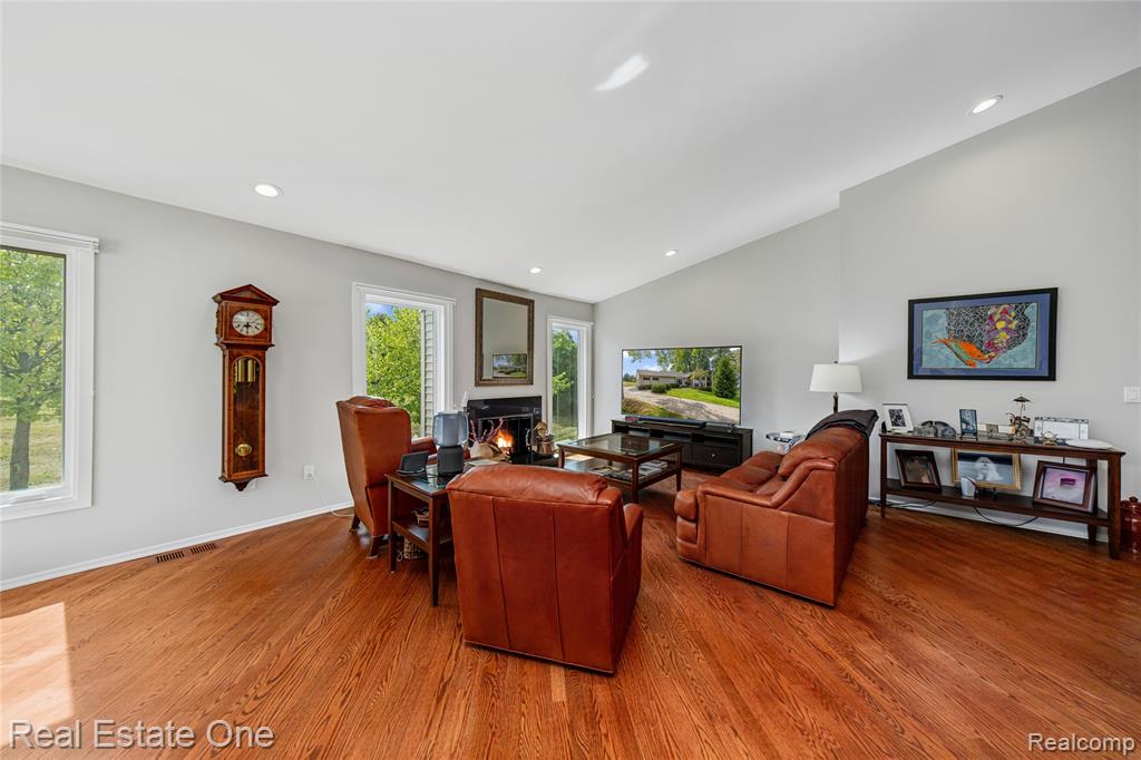 4261 Lakeridge Court, Bloomfield Hills, MI 48302 — Photo 12