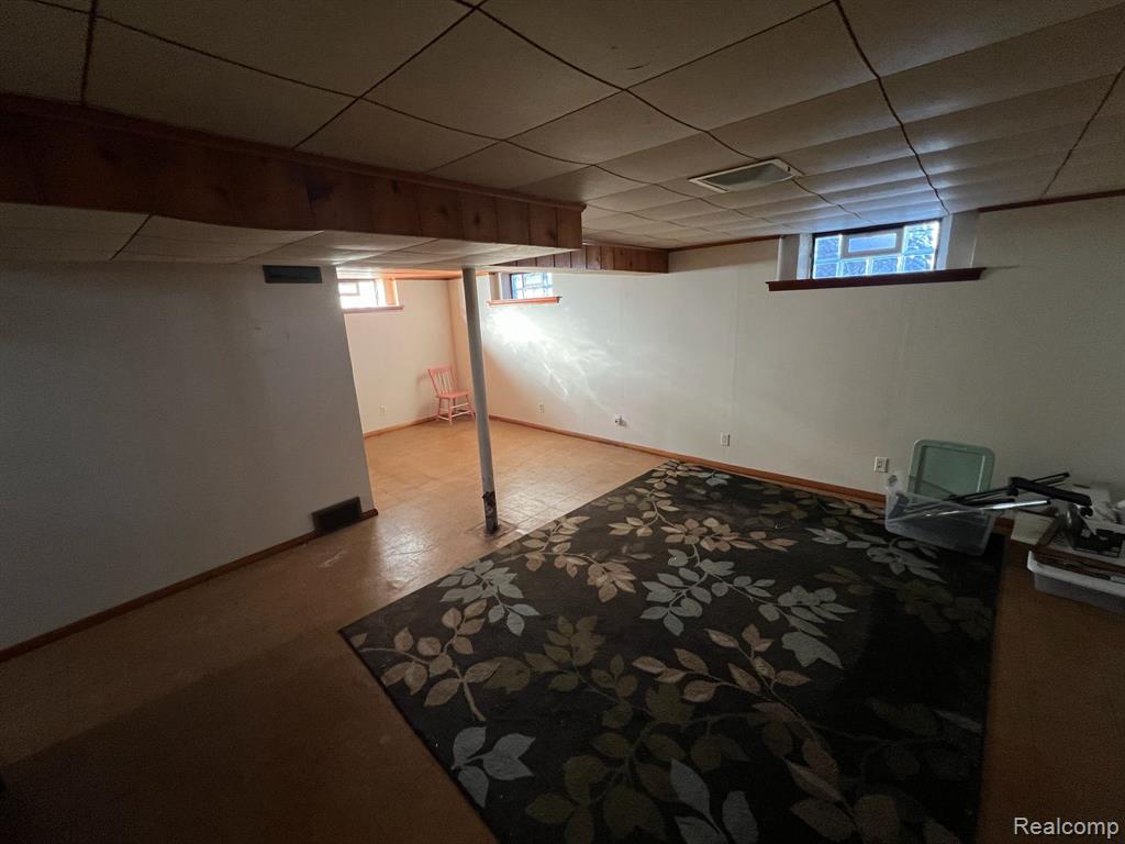 52 CAMLEY Drive, Waterford, MI 48328 — Photo 7