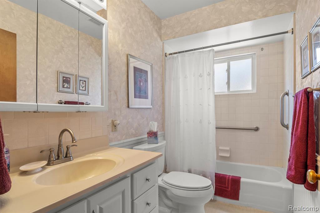 8708 HURON Street, Taylor, MI 48180 — Photo 20