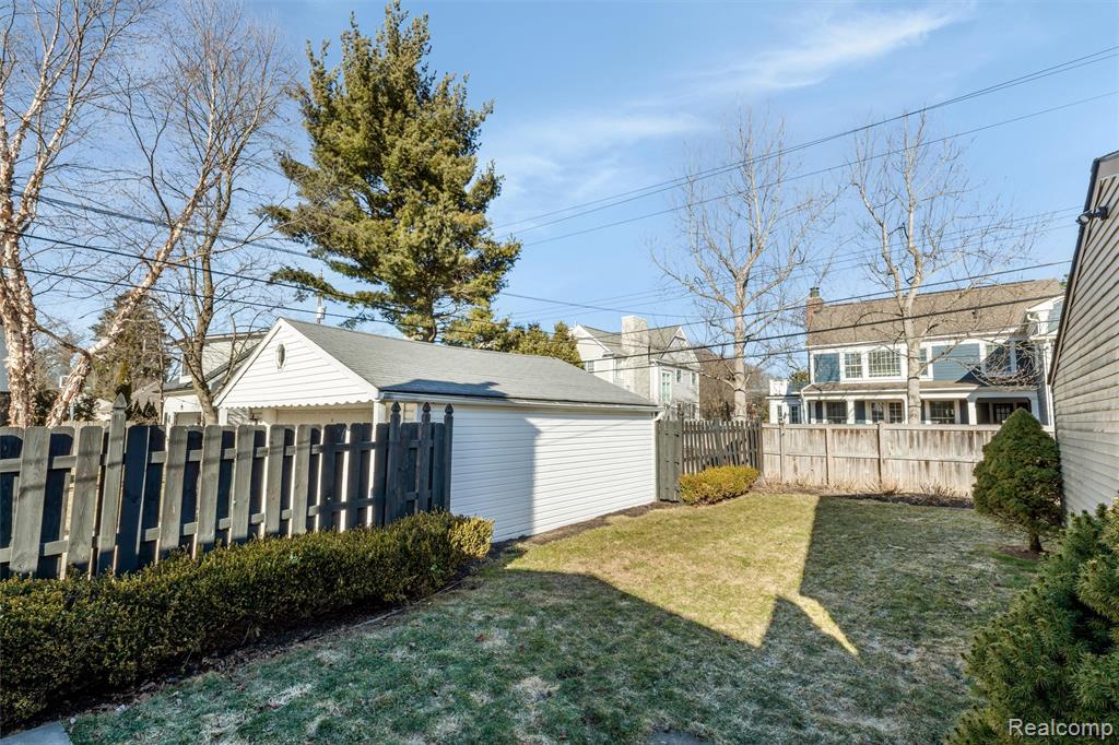599 Westchester Way, Birmingham, MI 48009 — Photo 38