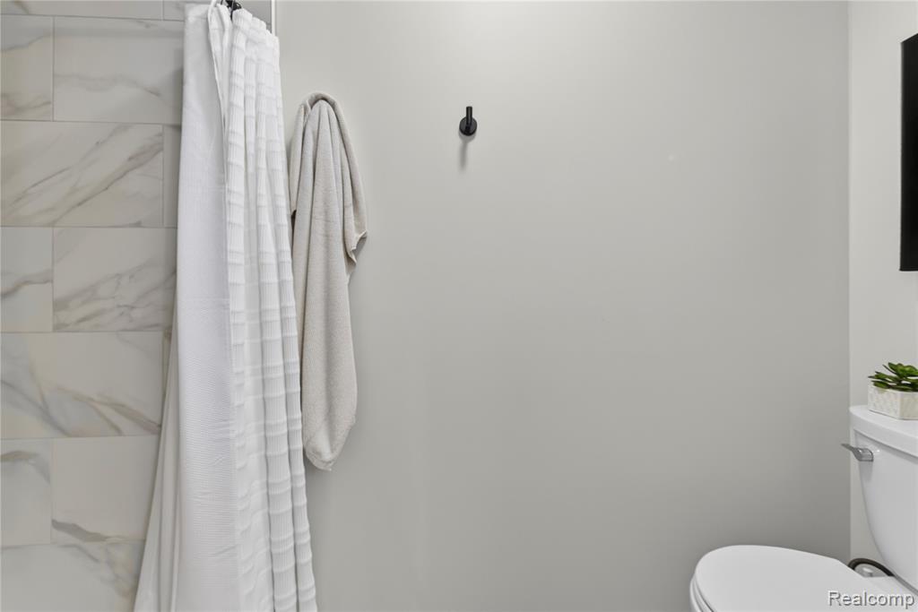 8439 Holcomb Road, Clarkston, MI 48348 — Photo 58