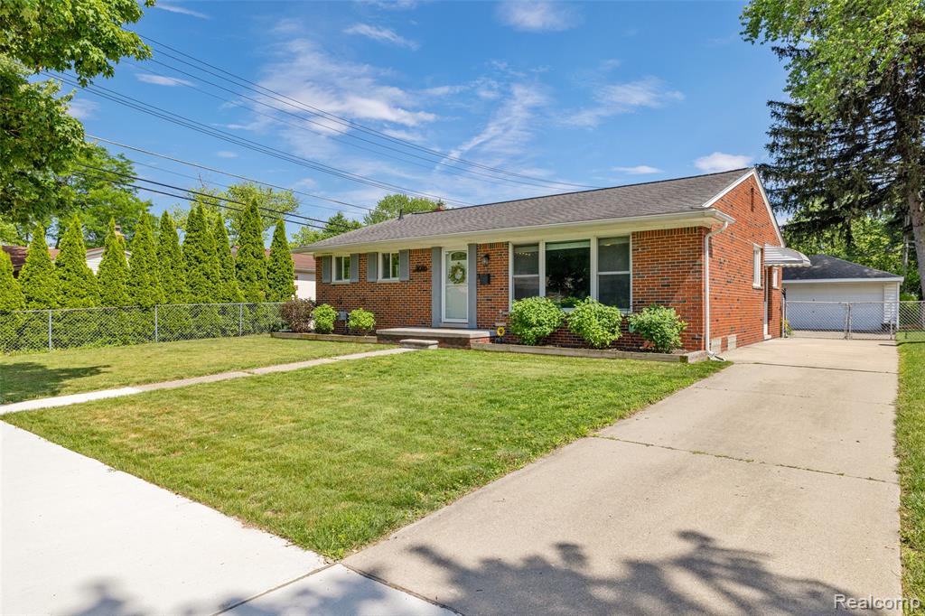 9086 Shannon Drive, Sterling Heights, MI 48314 — Photo 2