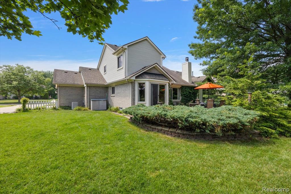 42764 Bloomingdale Drive, Sterling Heights, MI 48314 — Photo 42