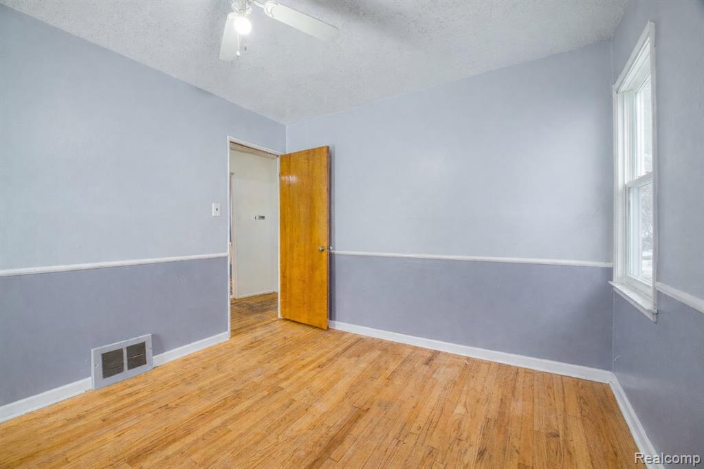 16635 Macarthur, Redford, MI 48240 — Photo 17