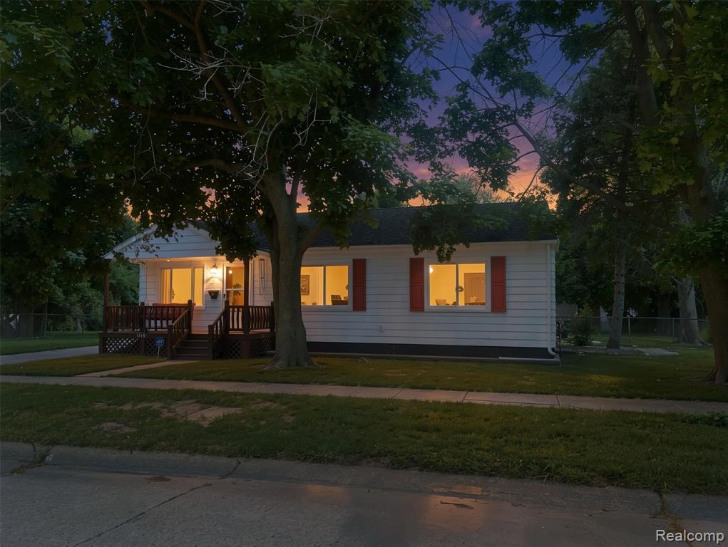 3918 Whitney Avenue, Flint, MI 48532 — Photo 5