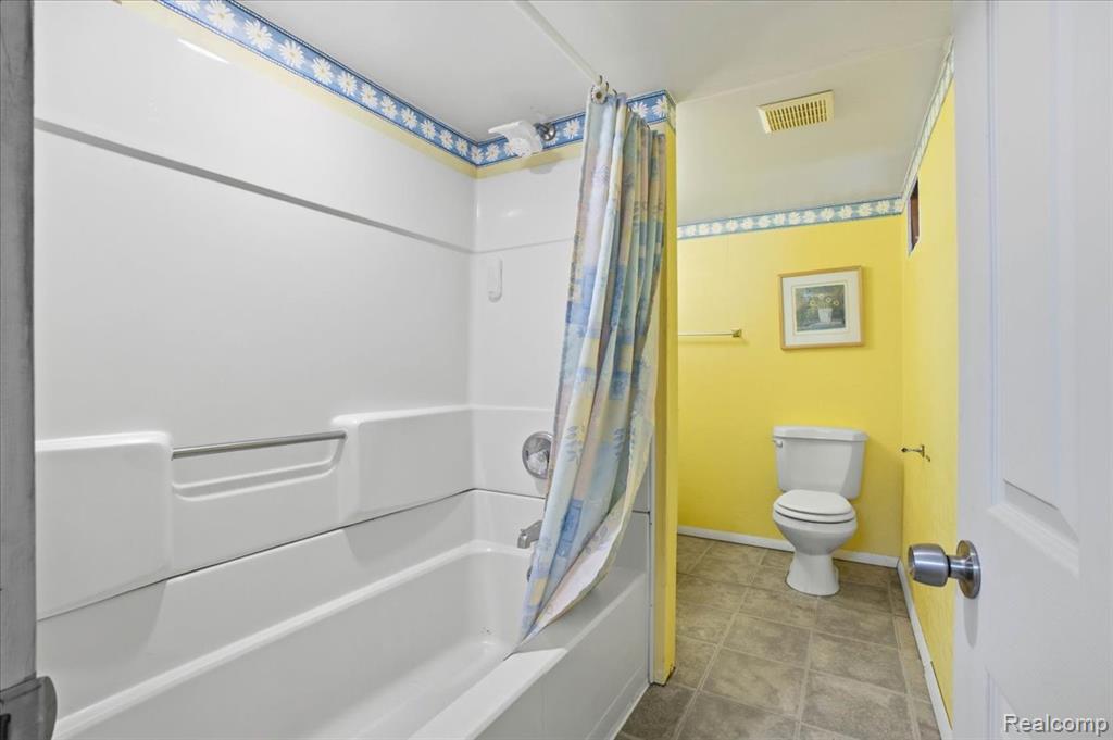6360 Manson Drive, Waterford, MI 48329 — Photo 41