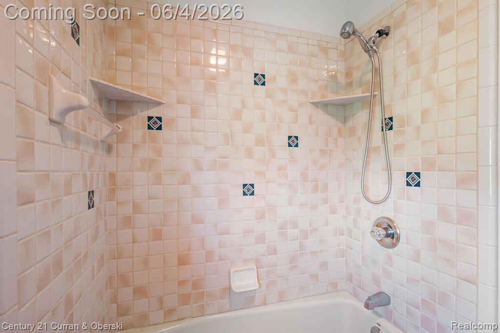 53375 Martha Lane, Northville, MI 48167 — Photo 48