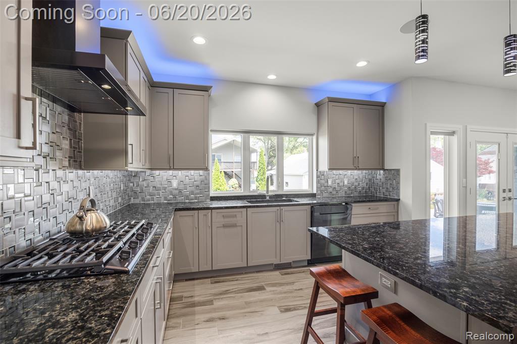 22491 E 10 Mile Road, Saint Clair Shores, MI 48080 — Photo 16