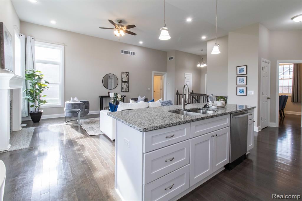 7788 YORKSHIRE Drive, Almont, MI 48003 — Photo 19