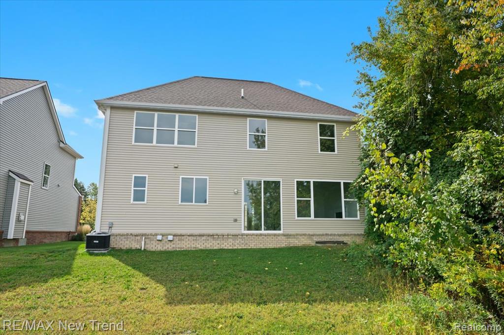 3022 E Theodore Street, Wixom, MI 48393 — Photo 39