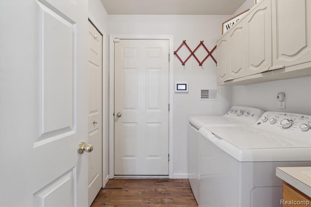 5128 Sandalwood Circle, Grand Blanc, MI 48439 — Photo 20
