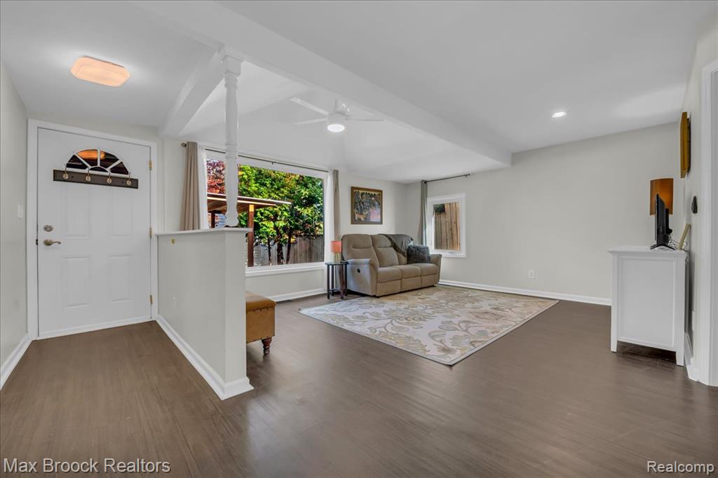 3087 Brock Street, Keego Harbor, MI 48320 — Photo 5