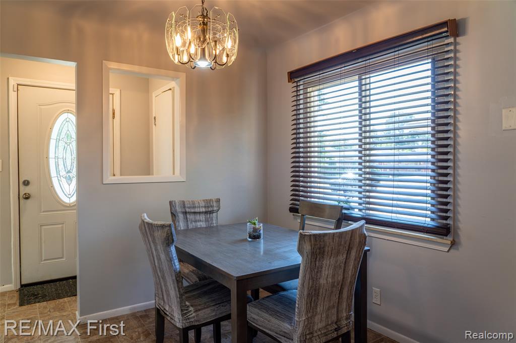 7257 State Park, Center Line, MI 48015 — Photo 16