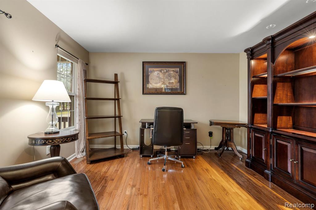 733 W Woodside Avenue, Madison Heights, MI 48071 — Photo 7