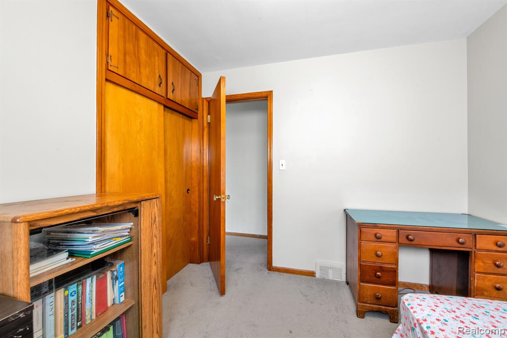 8150 MARIAN Street, Warren, MI 48093 — Photo 14