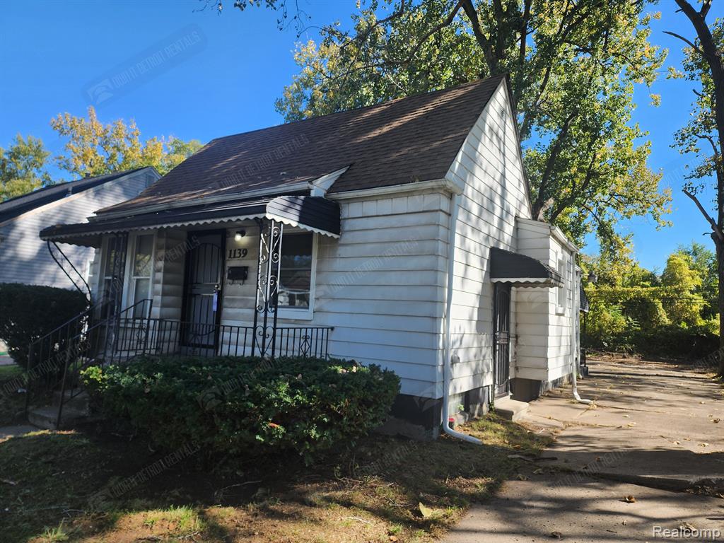 1139 S BASSETT Street, Detroit, MI 48217 — Photo 2
