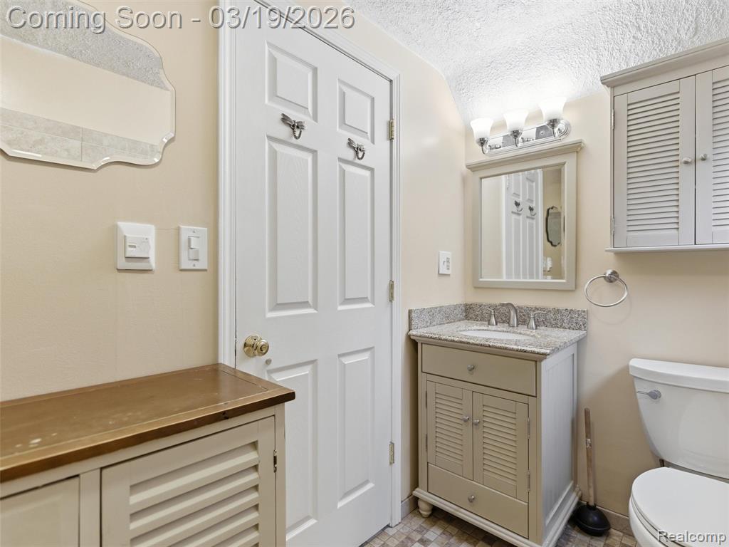 27320 Sunset Boulevard E, Lathrup Village, MI 48076 — Photo 33