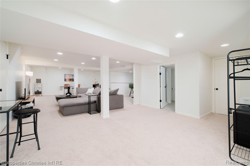4228 Rosewold Avenue, Royal Oak, MI 48073 — Photo 24