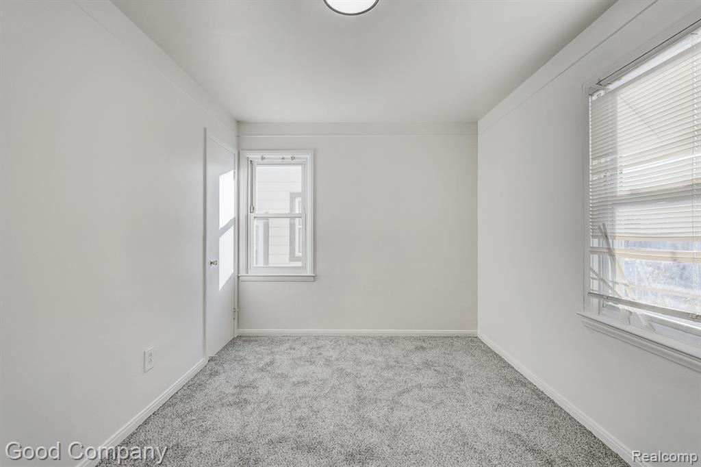 967 E Shevlin Avenue, Hazel Park, MI 48030 — Photo 16