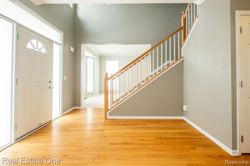 1092 CHESTNUT Lane, South Lyon, MI 48178 — Photo 7