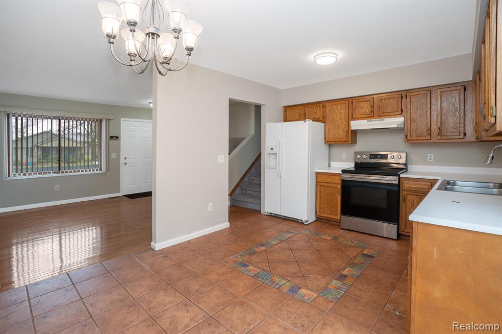 4654 Siebert Road, Waterford, MI 48328 — Photo 7
