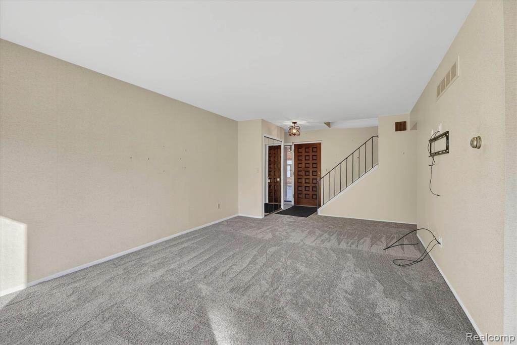 18268 University Park Drive, Livonia, MI, 48152