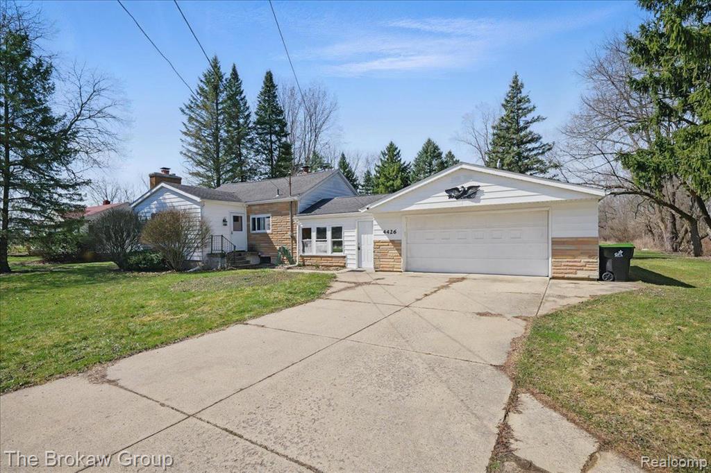 4426 MORRISH Road, Swartz Creek, MI 48473 — Photo 2