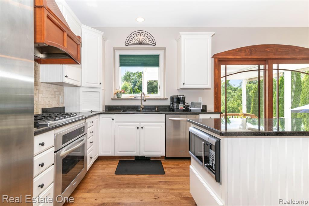 59633 Trena Lane, South Lyon, MI 48178 — Photo 13