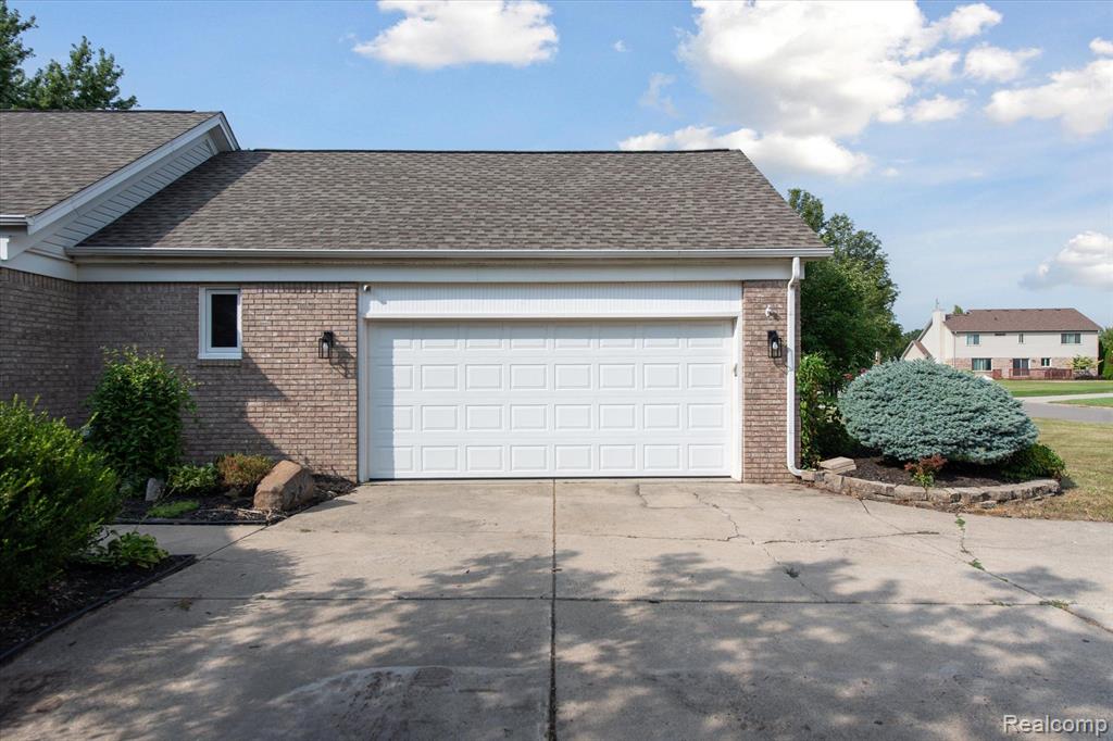 810 CARRINGTON Boulevard, Monroe, MI 48161 — Photo 5