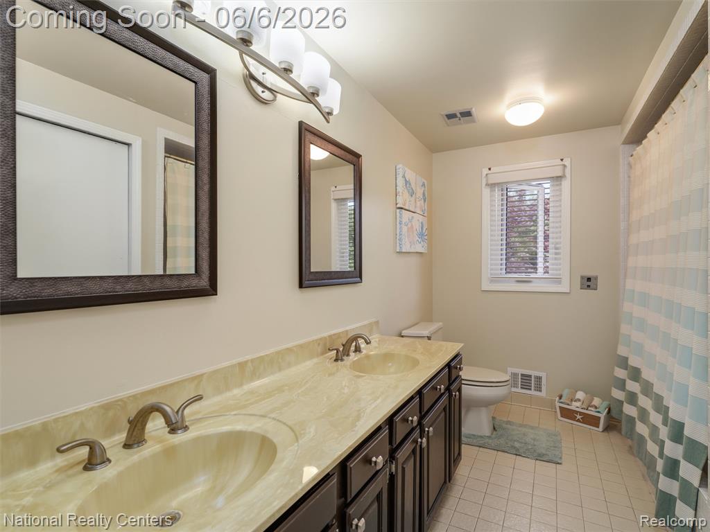45420 Harmony Lane, Belleville, MI 48111 — Photo 28