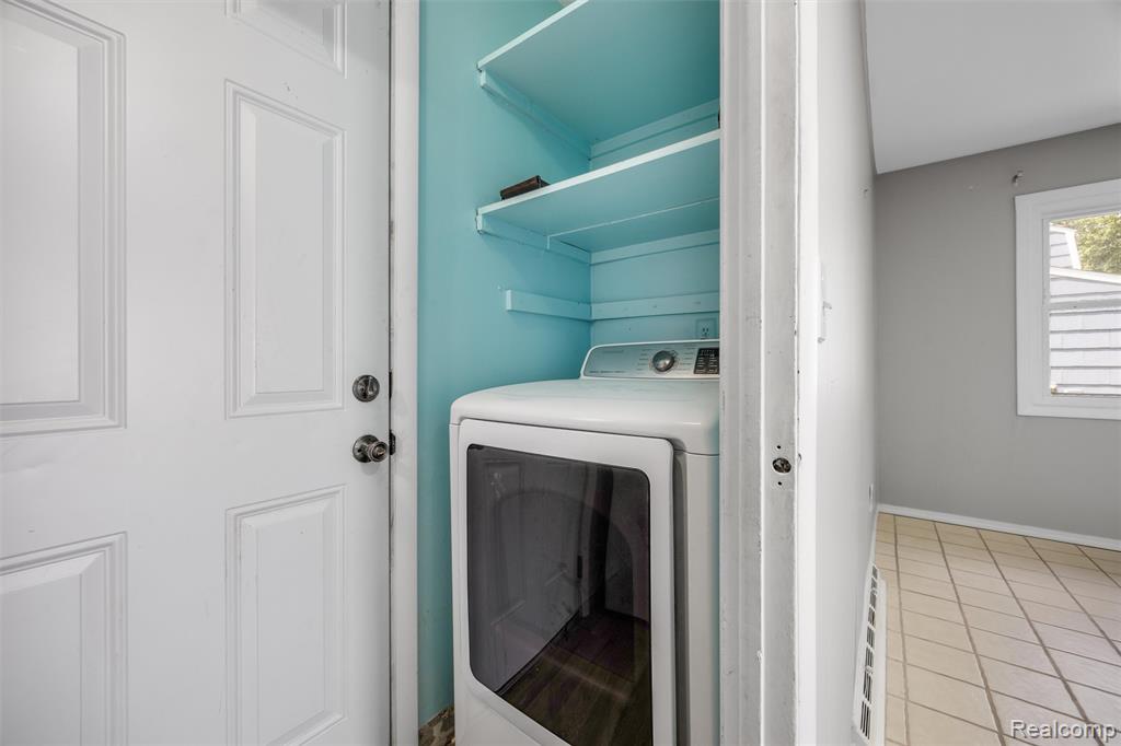 4942 Butler Drive, Troy, MI 48085 — Photo 11