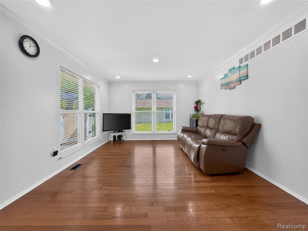 39613 Village Wood Lane, Novi, MI — Photo 5