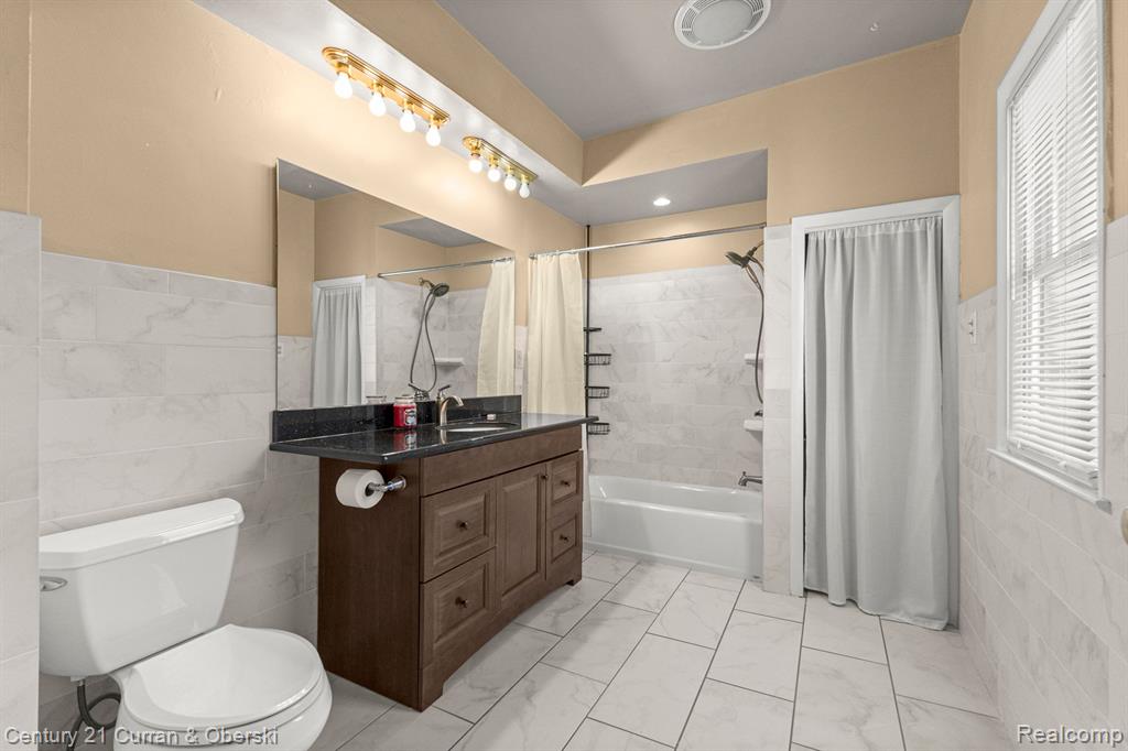 965 ELM Street, Wyandotte, MI 48192 — Photo 12