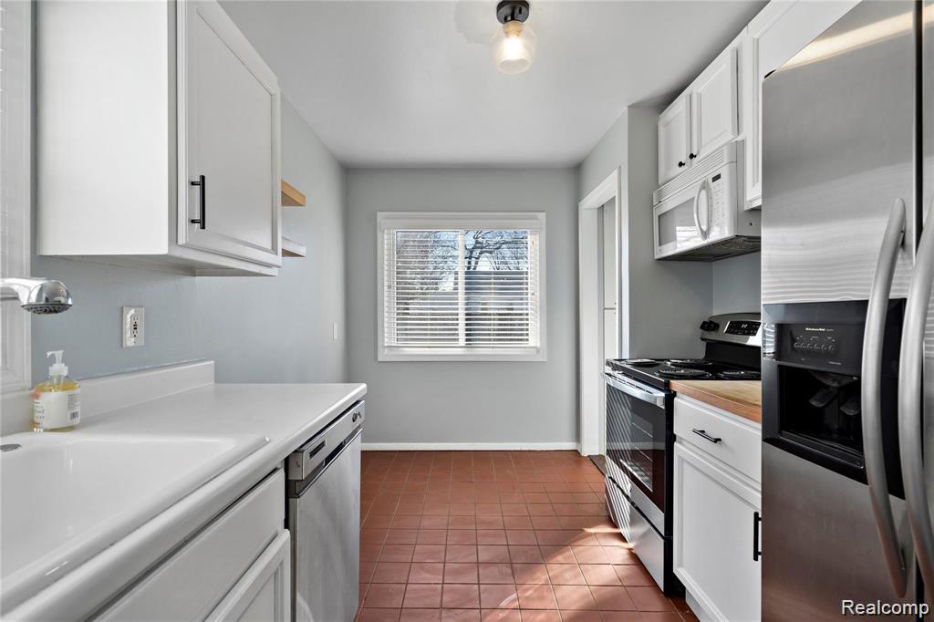 4033 OAKSHIRE Avenue, Berkley, MI 48072 — Photo 4