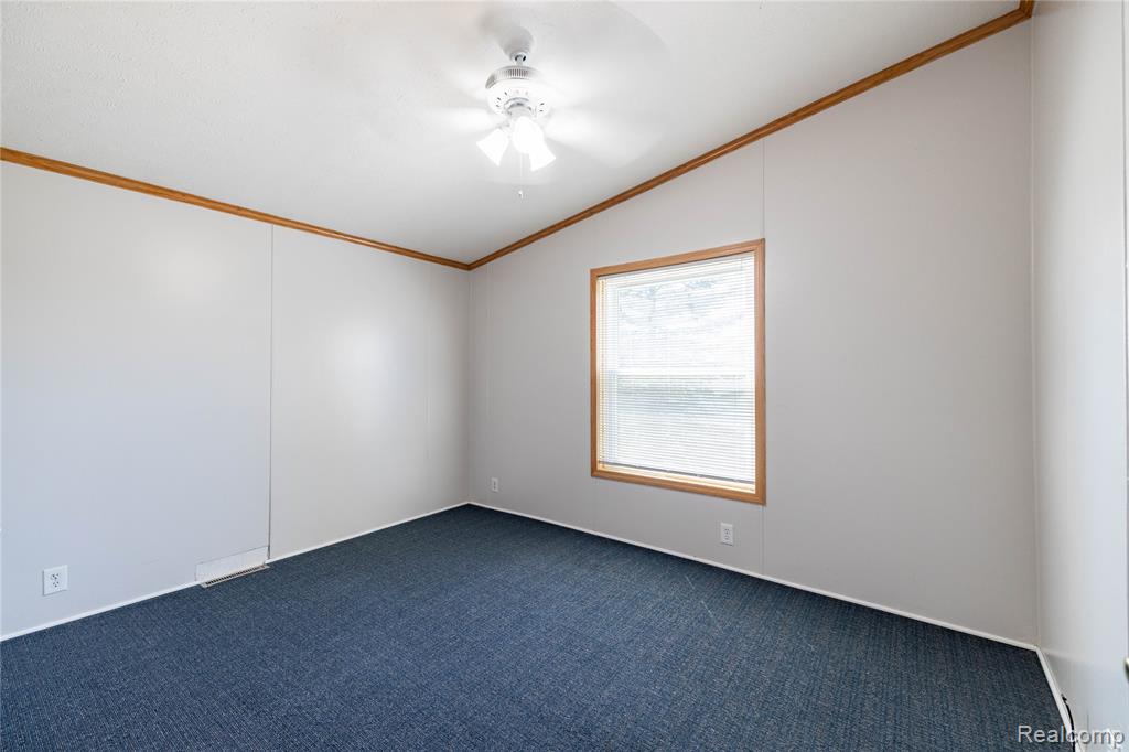 11160 Chestnut Run Court, South Lyon, MI 48178 — Photo 23