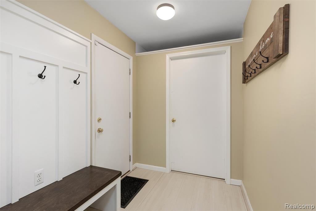 5908 Burnham Road, Bloomfield Hills, MI 48302 — Photo 33
