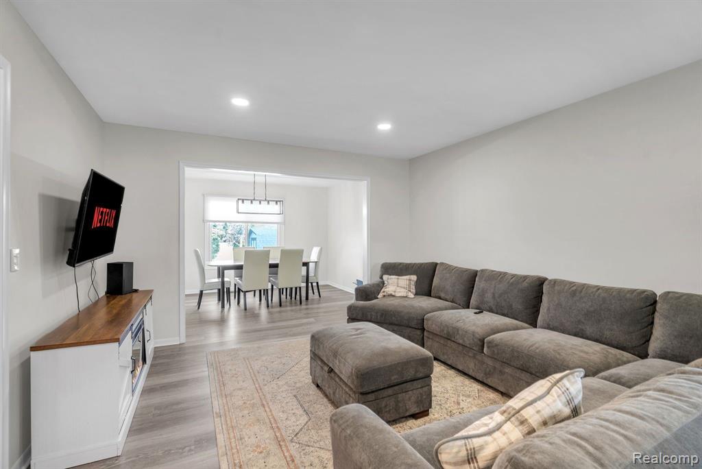 47266 WARWICK Court, Shelby Twp, MI 48315 — Photo 5