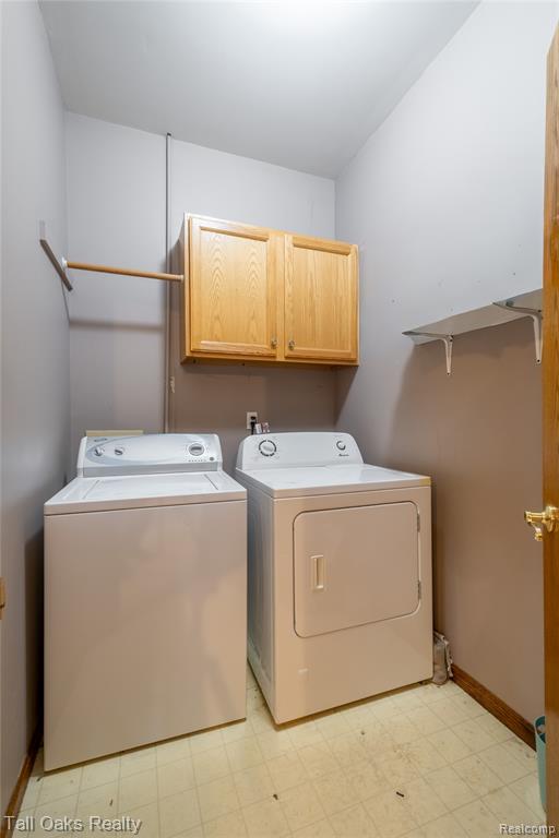 2411 Briar Creek Lane, Burton, MI 48509 — Photo 24