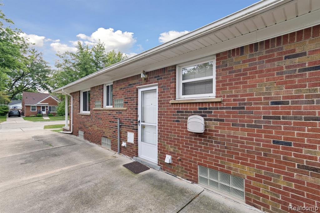 7868 Robinson Avenue, Allen Park, MI 48101 — Photo 38