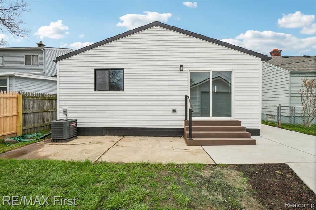 27520 Bohnhoff Street, Roseville, MI 48066 — Photo 26
