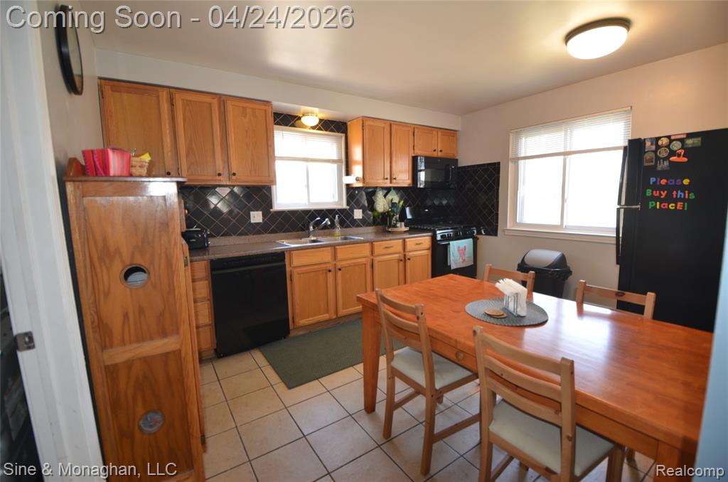 1228 Connie Avenue, Madison Heights, MI 48071 — Photo 3